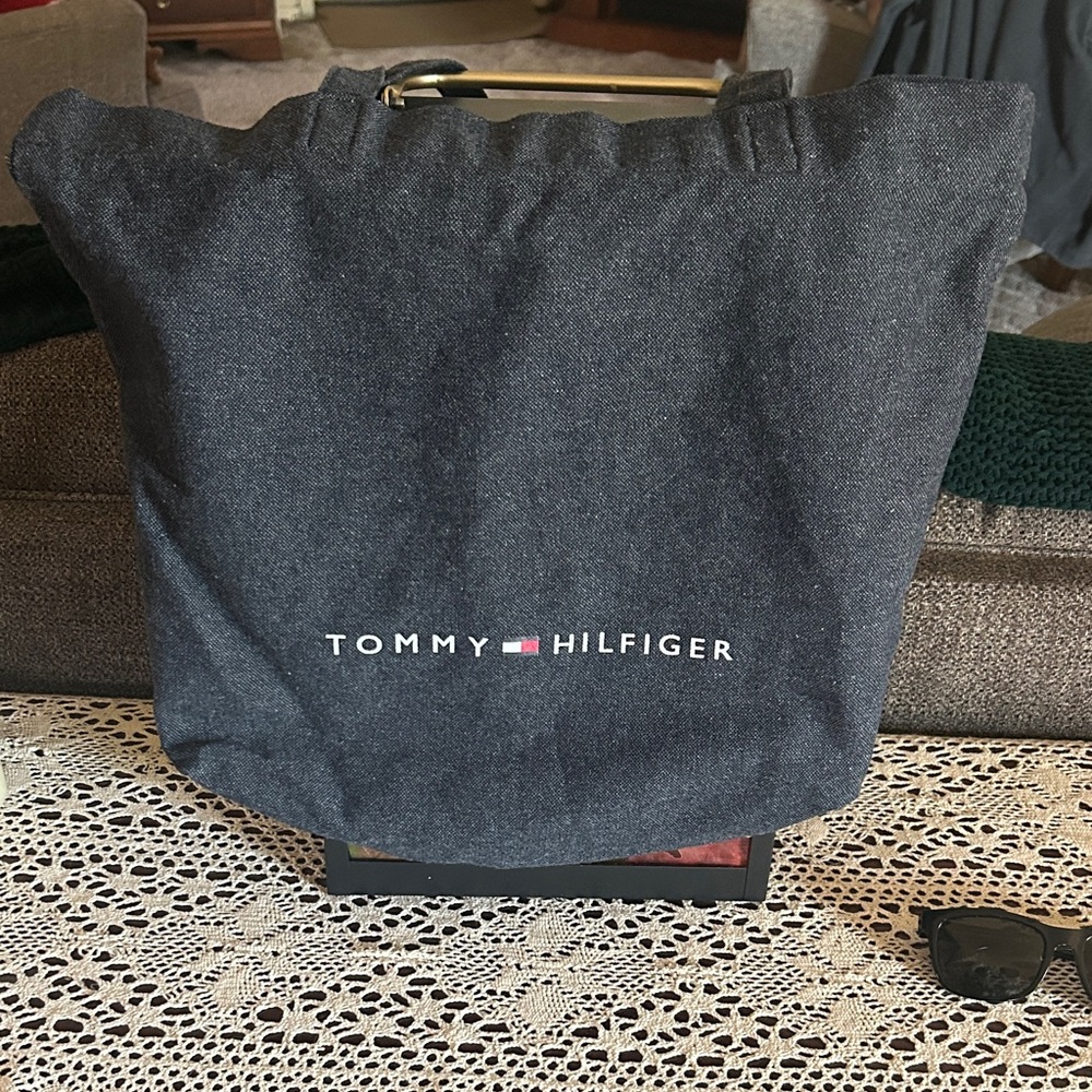Tommy Hilfiger tote